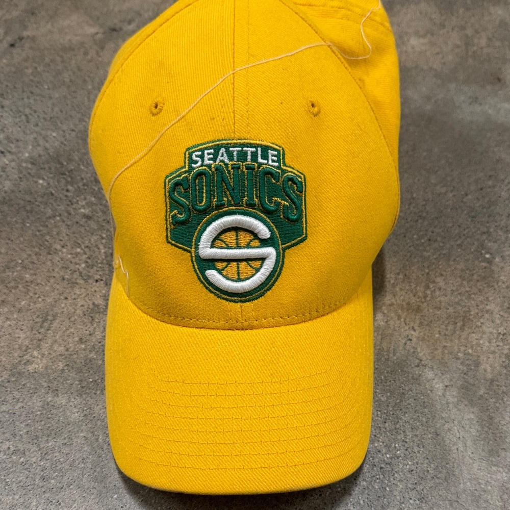 Vintage Seattle Sonics Yellow Baseball Cap - Nike flex fit